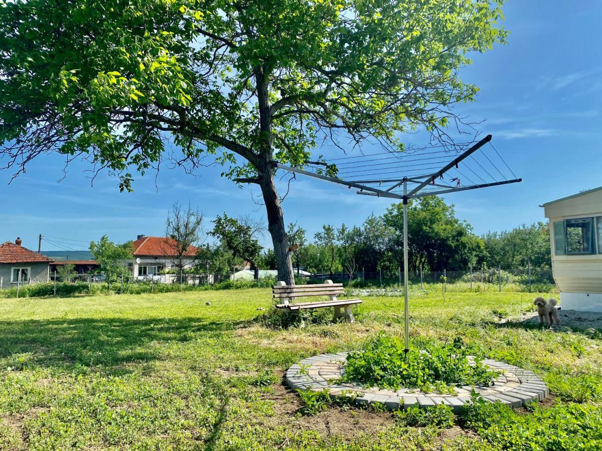 Caravans 10 Min To Tsonevo Lake & 35 Min To Black Sea Εξωτερικό φωτογραφία